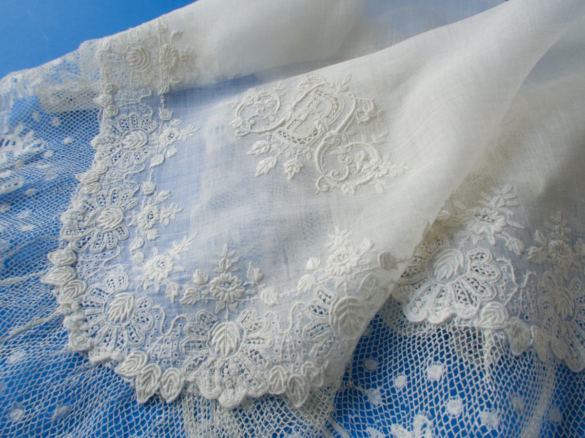 ANTIQUE 1910s Heirloom FRENCH LACE Edge Handkerchief Hanky Perfect Hankie, Bridal Hankies,Special Wedding Lace Downton Abbey Era authentic