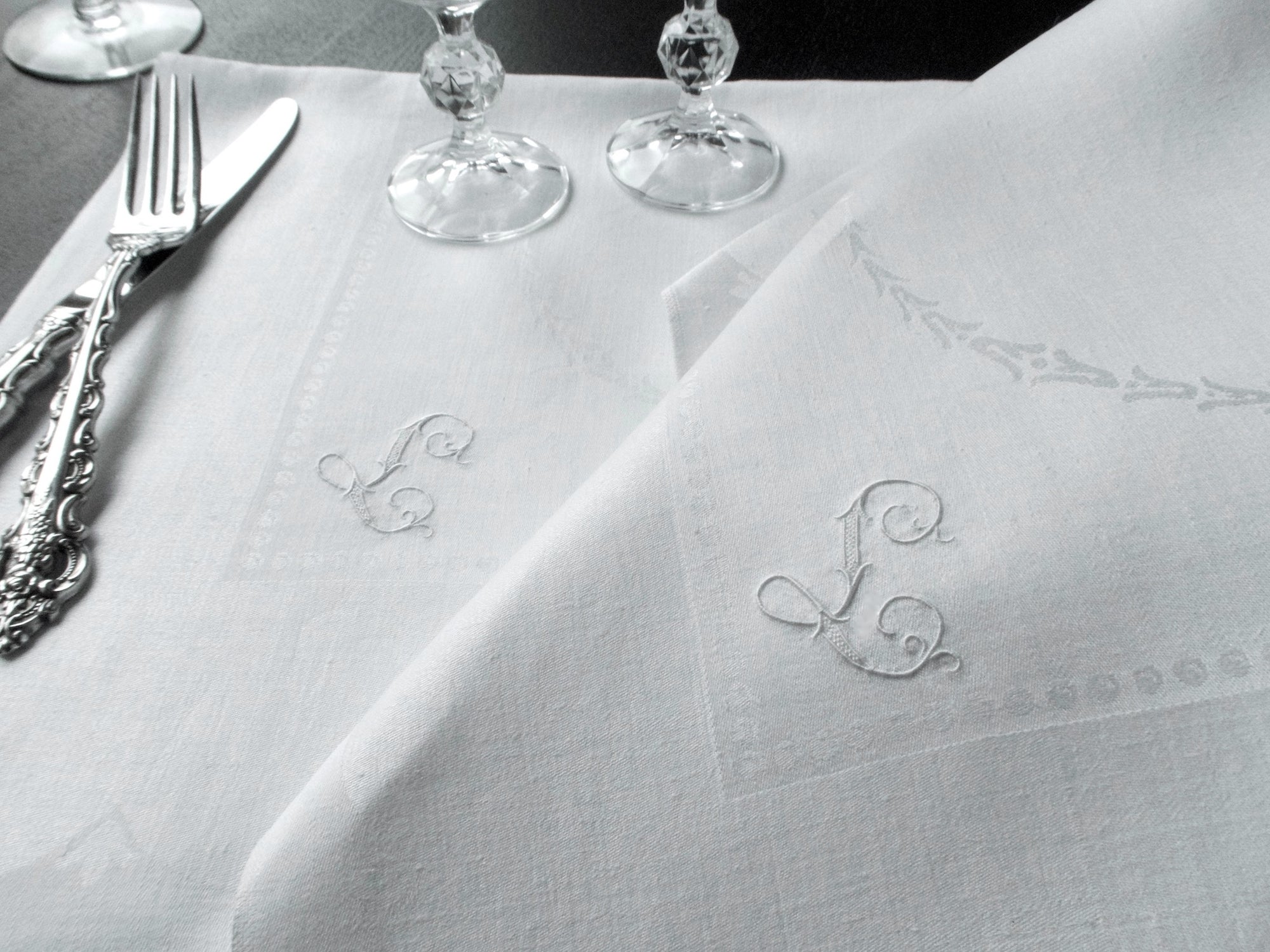 Monogram "L" Luxe Vintage 26" Napkins Damask Linen, Set of 12