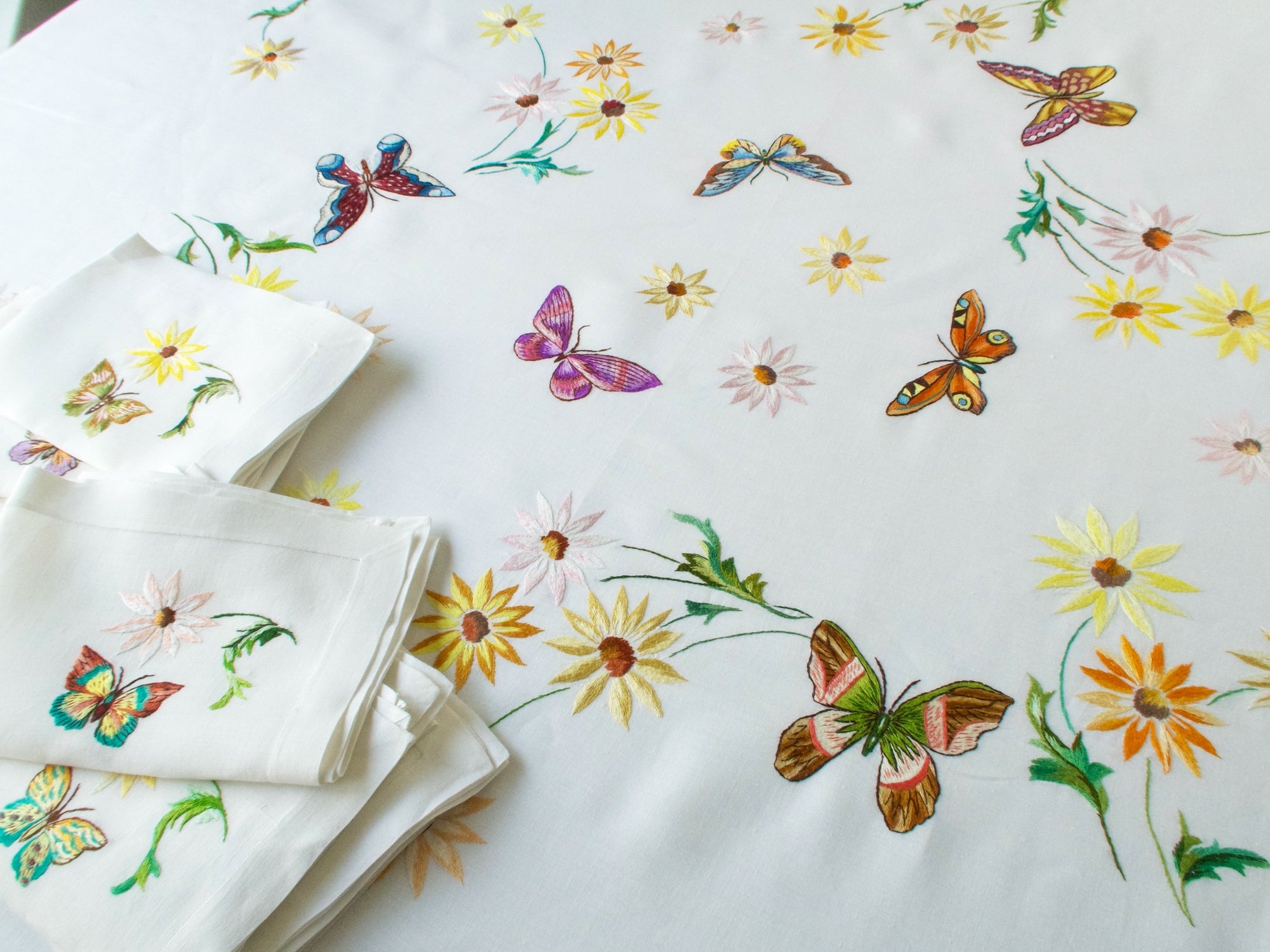 Butterflies D Porthault Embroidery 92" Round Tablecloth & 12 Napkins