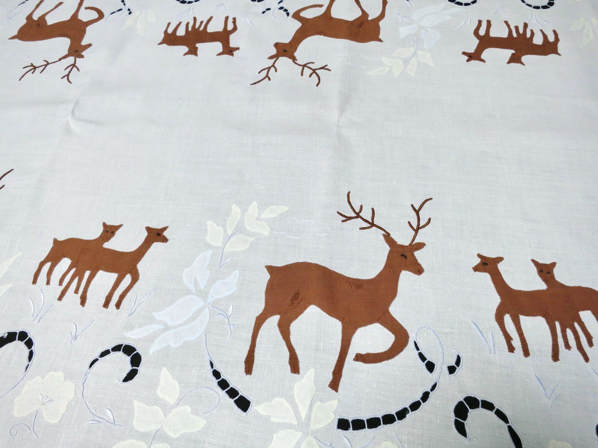 Vintage Holiday Reindeer Madeira Linen Tablecloth, 66 x 102