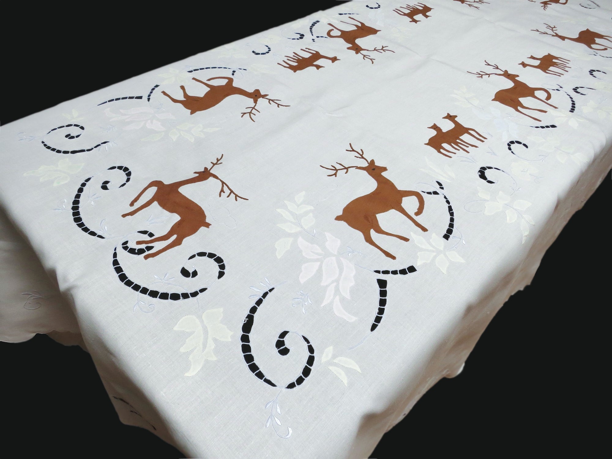 Vintage Holiday Reindeer Madeira Linen Tablecloth, 66 x 102