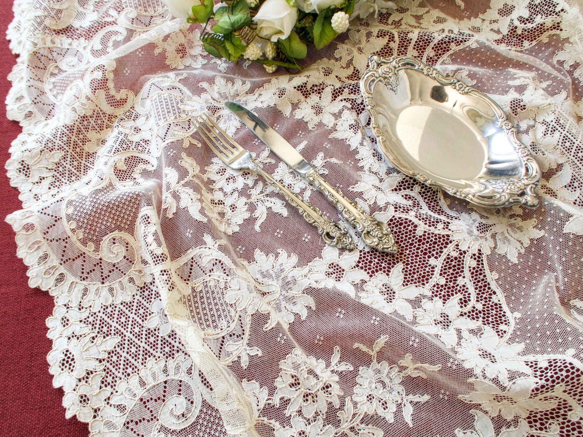 Beautiful Vintage French Alencon Lace Tablecloth 66x92