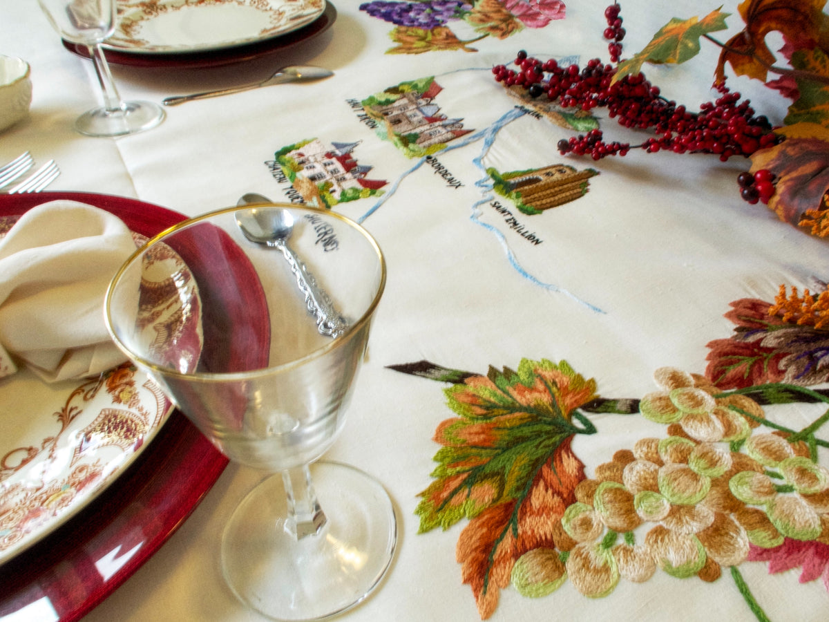 Antique French Tablecloth and Napkins in White Linen, 1900, Set of 24 for  sale at Pamono