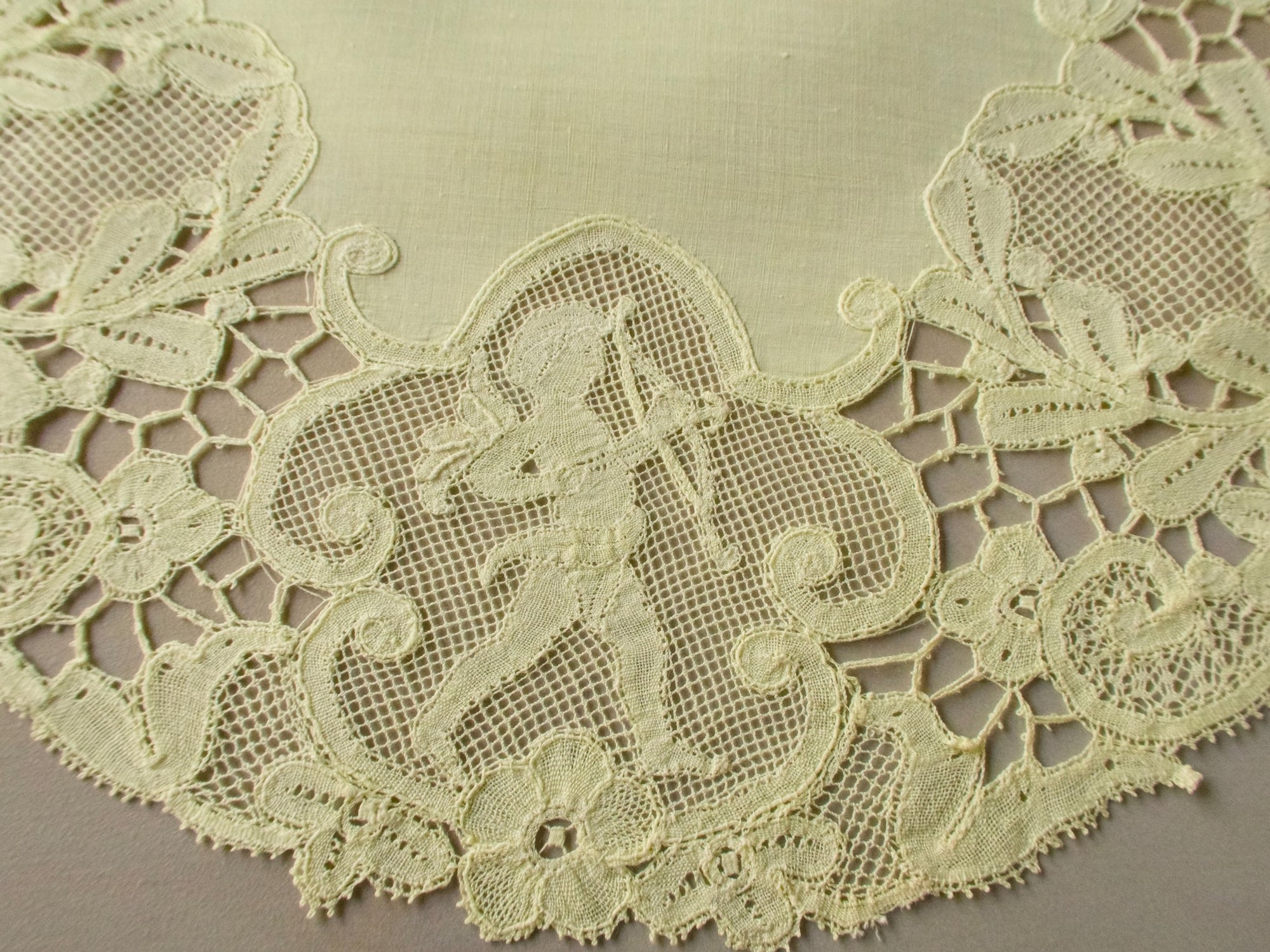 Vintage Cherubs Belgian Lace in Yellow Round Placemats, Set of 6