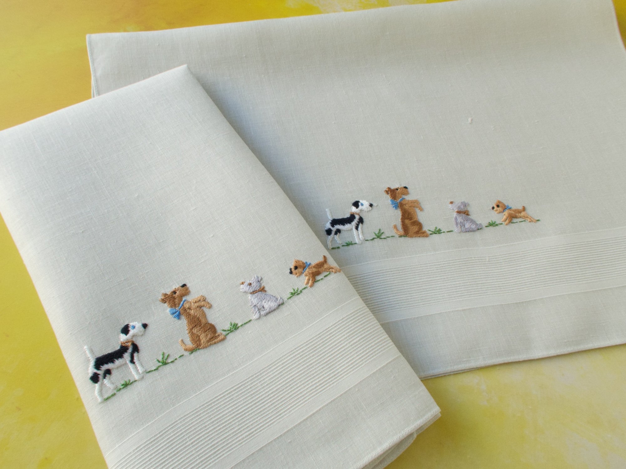 Cute Dogs Vintage Gray Linen Guest Towels, Set of 2