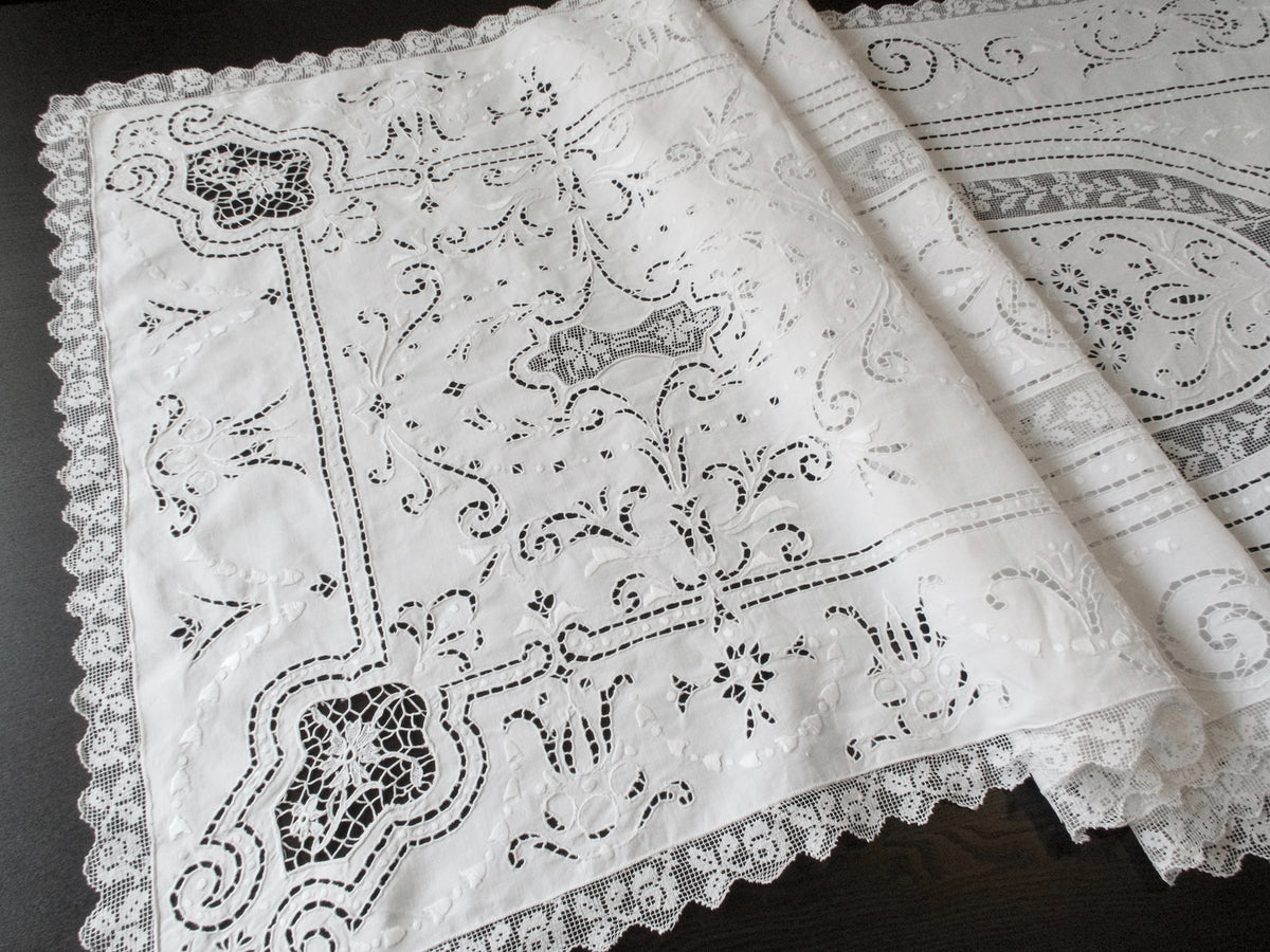 Linen &amp; Lace Vintage Italian Style Table Runner 25x76