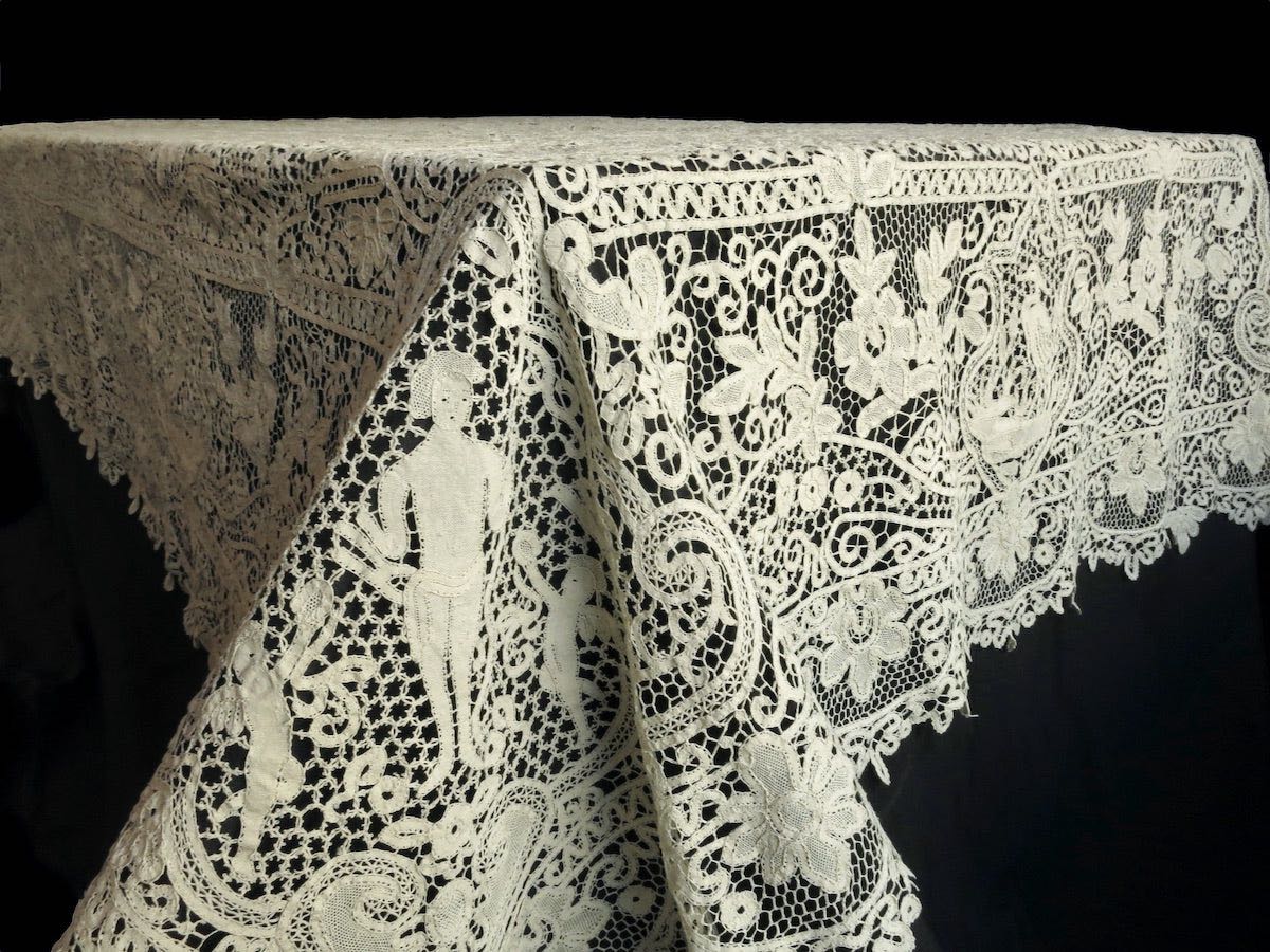 English Bedfordshire Bobbin Lace, Drawn Linen Table Cloth, Antique  Tablecloth 18314