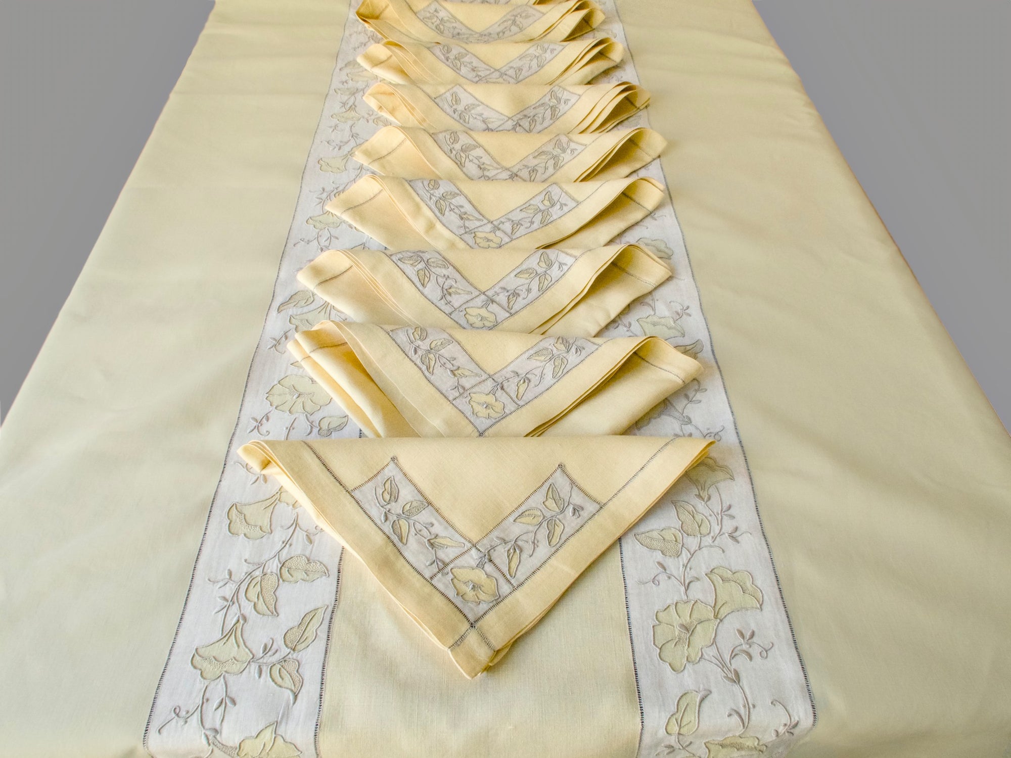 "Morning Glory" Vintage Marghab Tablecloth & 12 Napkins - 70" x 106"