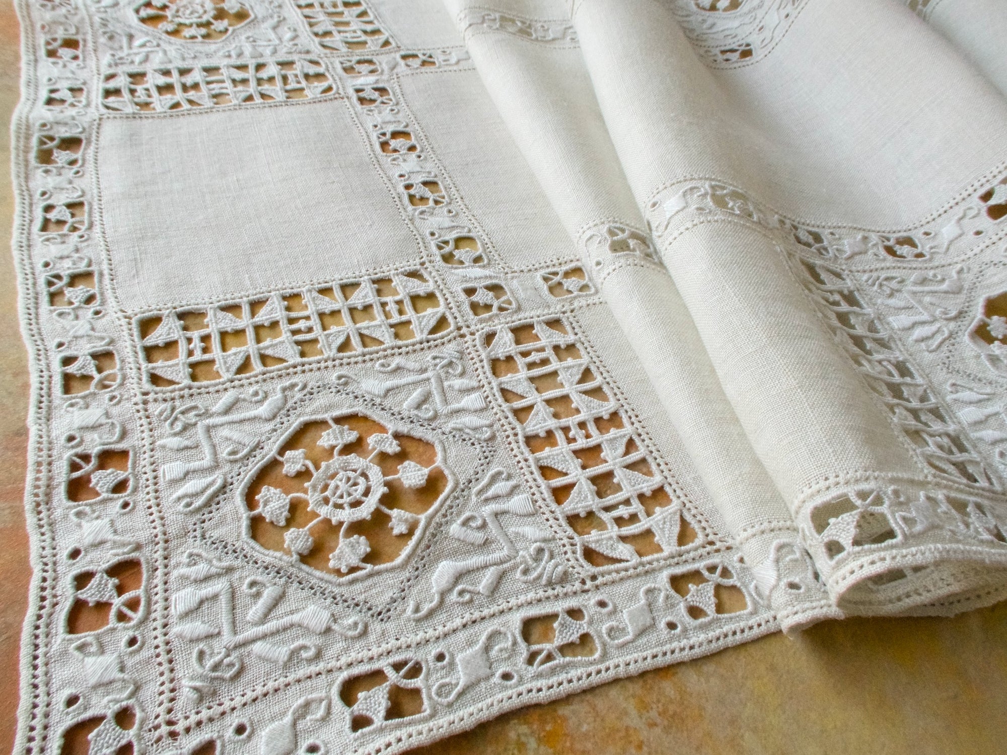 Linen & Lace Vintage Italian Table Runner 16x52