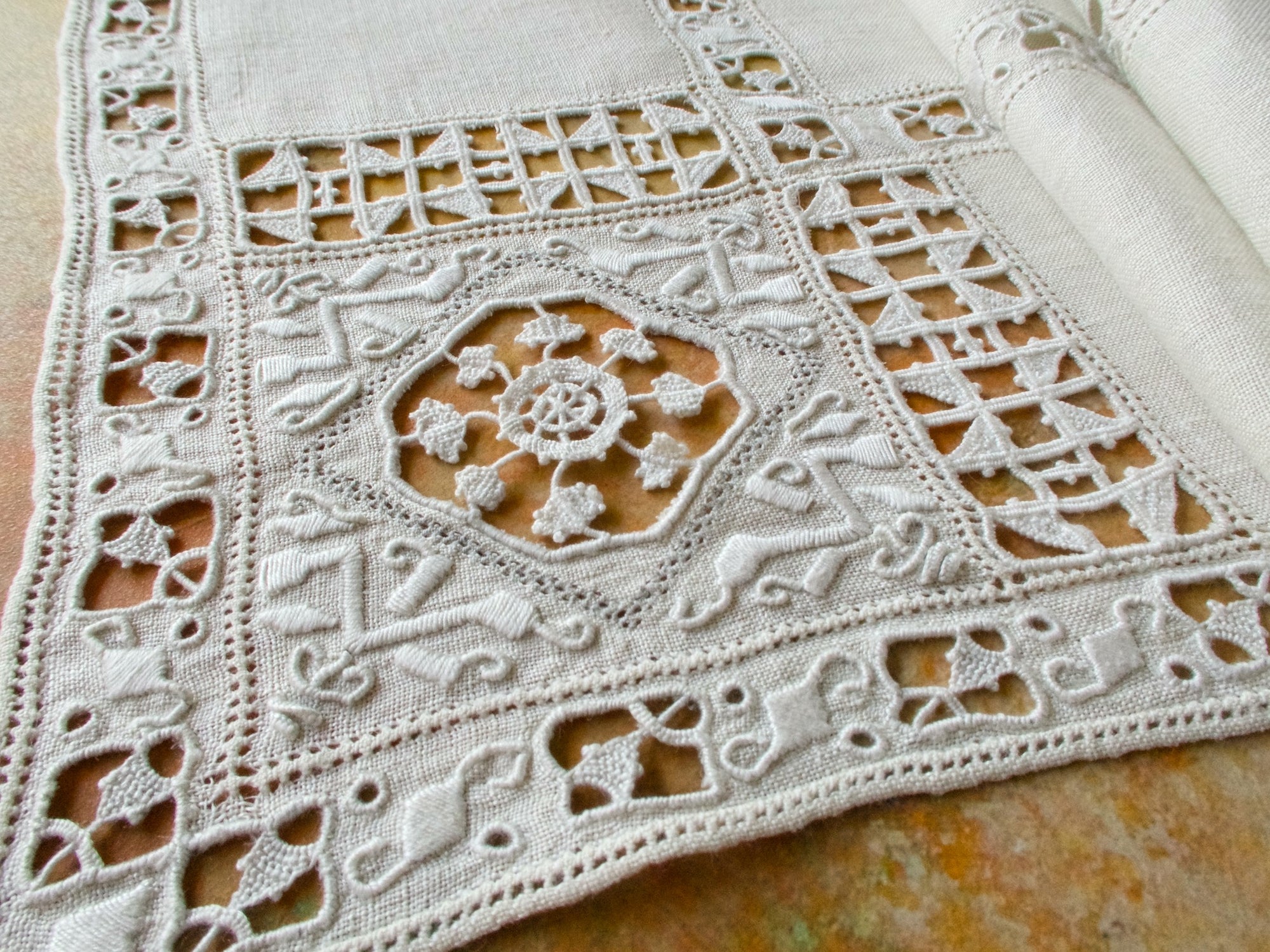 Linen & Lace Vintage Italian Table Runner 16x52