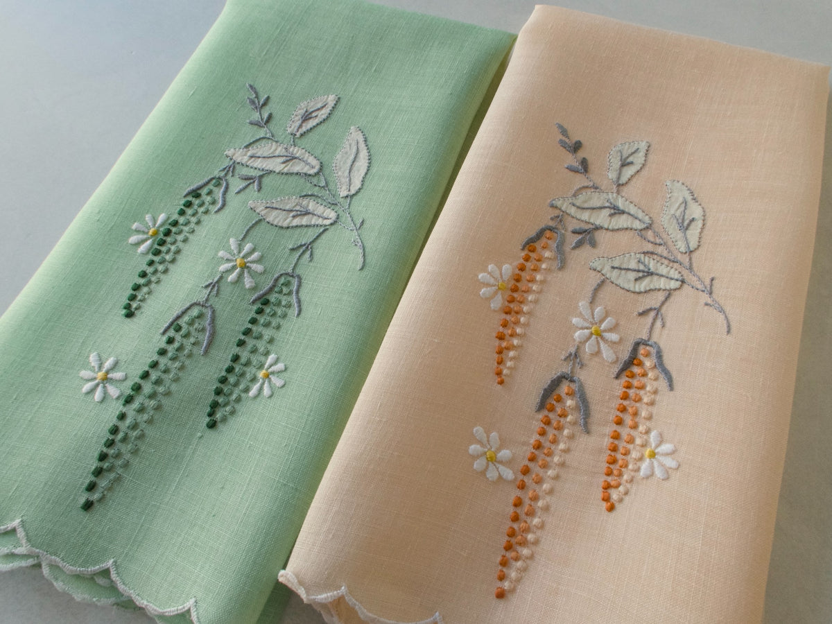 Trailing Flowers Vintage Madeira Guest Towels, Set of 2